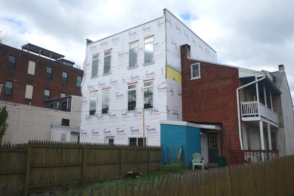 327-329 N. Mulberry Rises Above&nbsp;Neighbors